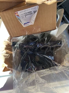 NEW 100% GENUINE GM OEM Front Brake-Disc Caliper 19331021 INSTOCK - Picture 1 of 8