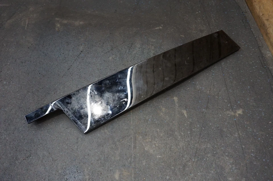 Panel de moldura exterior pilar B revelación OEM 95B853317 Porsche Macan 95B 2016 Foto 1 de 4