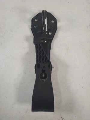 2012-2015 2016-2017 AUDI A7 C7 A6 - Upper HOOD Latch 4G8823480B - Image 1 of 4