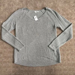 GAP Merino Wool Blend Pullover Sweater Women's Medium Gray NWT Classic Preppy - Picture 1 of 6