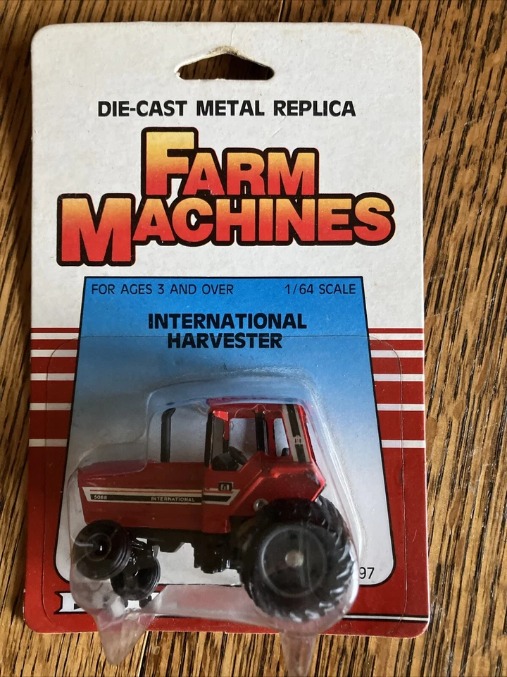 Case International 7130 VTG 1986 Ertl Farm Machines 1/64 Diecast - Image 1 of 1