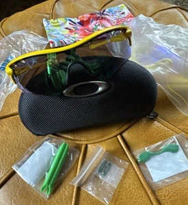 Oakley Sunglasses Radarlock Team Matte Yellow & Green Iridium & Extras NEW - Picture 1 of 14