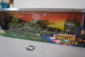 Majorette Squad Forces Semi w flat bed 2 AFVs one tank, one launcher - Picture 1 of 1