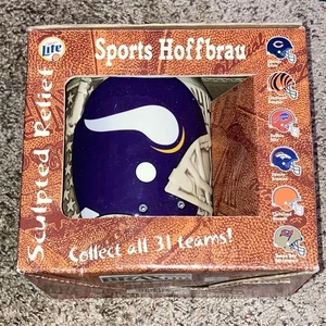 NUOVO Miller Lite Minnesota Vikings Stein Sports Hoffbrau birra NFL calcio nuovo con scatola - Foto 1 di 3