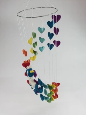 NUEVO NUEVO CON ETIQUETAS Colores Arco Iris Interior Colgante Decoración Unicornio Corazones Artesanos Nepal Móvil Foto 1 de 4