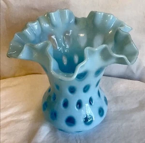 Vintage Fenton art glass blue opalescent coin dot vase a9 - Picture 1 of 3
