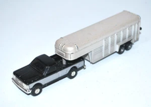 Vintage ERTL Farm Country 1:64Scale Die-cast Pickup Truck & Horse/cattle Trailer - Picture 1 of 13