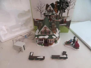 Departamento 56 New England Village Navidad Regreso a casa en Havenport 56.56675 Invierno - Imagen 1 de 9