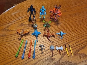 Lot Of 18  Piece Figurines & Acces. How To Train Your Dragon Weapons Hookfang - Picture 1 of 11