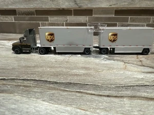 Tonkin (TNS) Mack Pinnacle “UPS ” w/ 28’ Doubles DryVans - 1:87 HO Scale - Rare - Picture 1 of 10