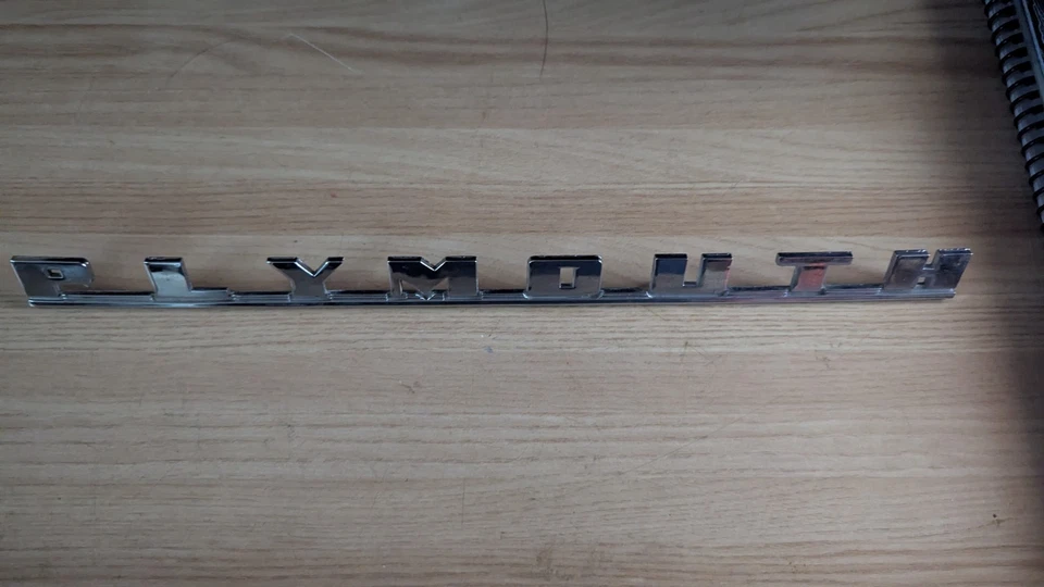 Raro 1947 1948 47 48 emblema Plymouth Belvedere número de pieza 1833600 Foto 1 de 4