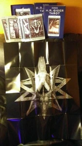 2000 H.R GIGER AKRON TAROT- OCCULT- TAROT- ALIEN- H.R GIGER- SCI-FI- HORROR - Picture 1 of 12