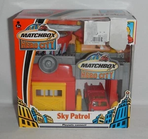 Matchbox Hero City Sky Patrol Playset Fire Station Firetruck Helicopter 2003 - Picture 1 of 3