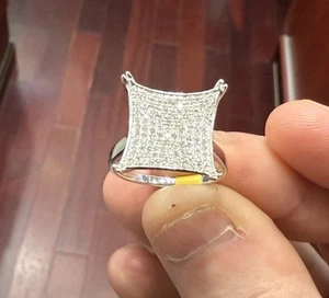 10KT GOLD DIAMOND ENGAGEMENT WOMAN’S RING .60 CTW SIZE 7 GORGEOUS 💎🔥 - Picture 1 of 6