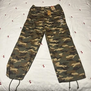 Levi's '94 Cargo Pants Womens 29 x 30 Baggy Wide Leg Grape Leaf Emily Camo High - Picture 1 of 12