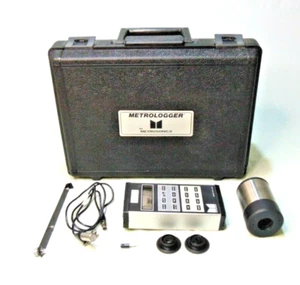 METROSONICS DB-308 SOUND ANALYZER & CL304 CALIBRATION Unit w/ Case - Picture 1 of 10