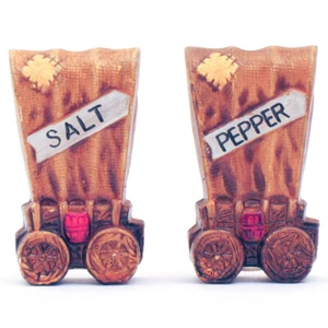 Vintage Kitsch Western CONESTOGA WAGON SALT & PEPPER Shakers - Picture 1 of 7