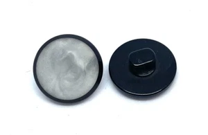 13.5mm X5 Black & White Shell Insert Shank Buttons - Picture 1 of 3