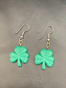 Vintage Signed Jewelry GGI Clover Earrings St Patrick’s Day Shamrock CUTE PUFFY - Picture 1 of 5