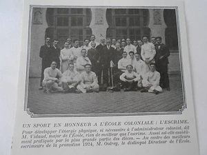 1924 Un Sport à l'école Coloniale L'escrime image print - Imagen 1 de 1