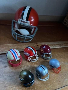 Mixed Lot of Various Sized & Teams Oilers Illinois Browns Riddell & Not Plastic - Imagen 1 de 19