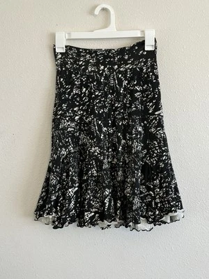 Falda corazón Effies para mujer XS hasta la rodilla calce y acampanada bolsillos negros Foto 1 de 4