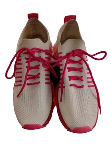Le Sheelah Woman White Pink Low Top Stretch Knit Sneaker SZ 8 Lace Up Clear Sole - Picture 1 of 16