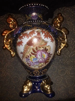 JARRÓN ASIÁTICO DE PORCELANA MULTICOLOR CON PATAS Y FÉNIX DORADO Foto 1 de 4
