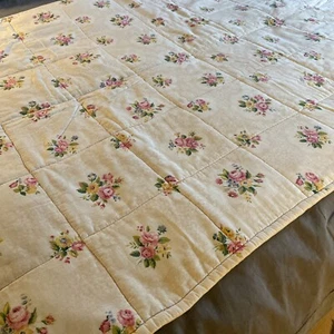 vintage Floral Country quilted Blanket Handmade 69” Lx 44” - Picture 1 of 10