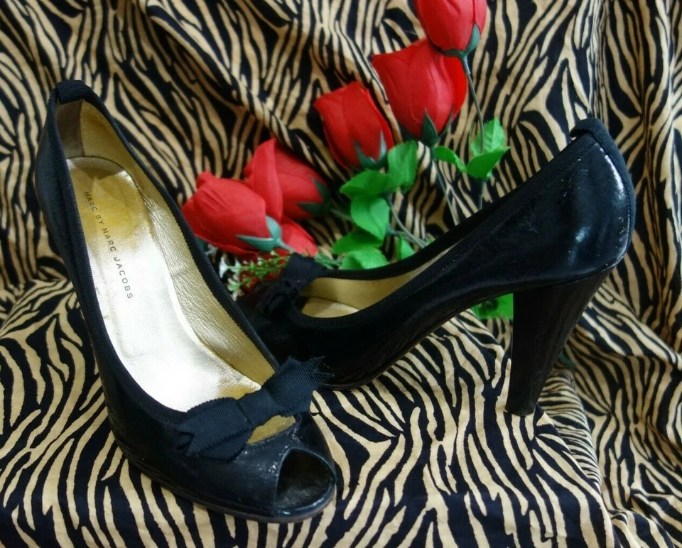 MARC BY MARC JACOBS  BLACK LEATHER GROSGRAIN BOW PEEP TOE  PUMPS 40 9/9.5 - Image 1 of 4