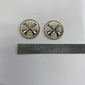 2 Crossed Bugles - In Silver Disc Fire Collar Brass- Pin- NEW - Rank Insignia - Picture 1 of 3