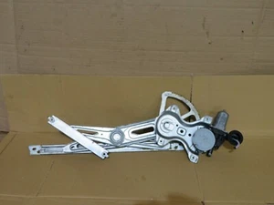 TOYOTA YARIS TR 2012 5 DR HB OFFSIDE P/S FENSTERHEBER VORNE MOTOR & GESTÄNGE - Bild 1 von 3