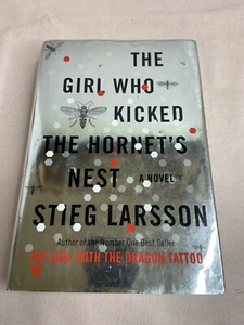 The Girl Who Kicked the Hornet's Nest Good Condition - Picture 1 of 3