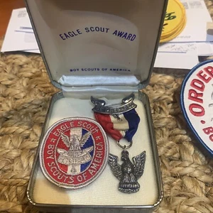 Vintage Eagle Scout Sterling Medal W/ Original Box, And Eagle Scout Patch Rare - Picture 1 of 11