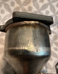 Magnaflow 452806 Direct Fit Bolt-On Catalytic Converter California CARB OBDII - Picture 1 of 3