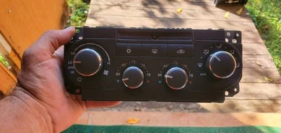 Control de temperatura del clima del calentador de aire acondicionado con doble zona para Chrysler 300 2008-2010 Foto 1 de 2