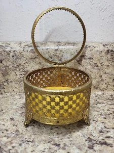 Antiguo VICTORIANO filigrana tono dorado caja de joyería metal tapa de vidrio - Imagen 1 de 5