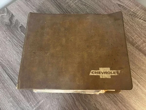 VINTAGE 1971 CHEVROLET SALES ALBUM SALES CATALOG NOT COMPLETE NOT IN ORDER - Bild 1 von 5