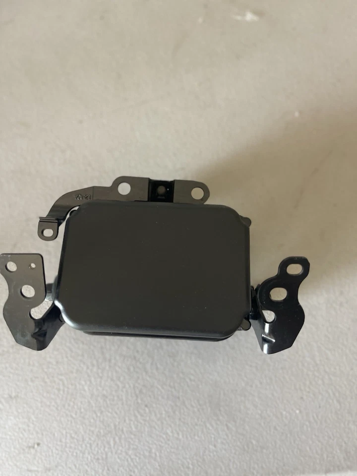 Módulo de radar sensor de control de crucero Toyota Rav4 2016-2018 88210-07010 OEM Foto 1 de 4