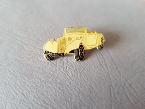 Pin's AUTOMOBILE / VOITURE / CAR - Citroën Traction blanche décapotable 36 CTR - Imagen 1 de 1
