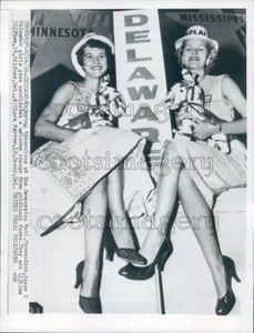 1956 Lina Clifton Clara Farrow von Delaware auf der Democratic Convention Pressefoto - Bild 1 von 2