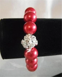 BRACELET NEW WITH TAGS RED BEADED & RHINESTONE - Picture 1 of 2