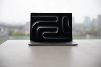 MacBook Pro 15" Touch Bar, i9 2,3 GHz, Radeon Pro 560X, sehr guter Zustand ✅ - Bild 1 von 4