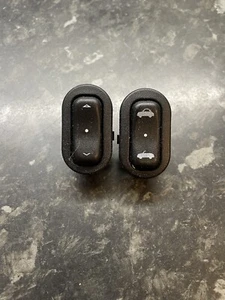 Vauxhall Astra G Mk4 Convertible Centre Dash Roof And Window Switches MAW032 - Picture 1 of 5