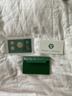 1997 United States Mint Proof Set with Certificate of Authenticity - Image 1 of 3