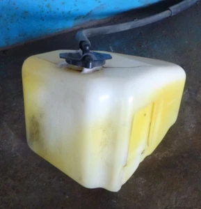Toyota Kluger 01-4/07 MCU28 Overflow Coolant Bottle - Picture 1 of 3