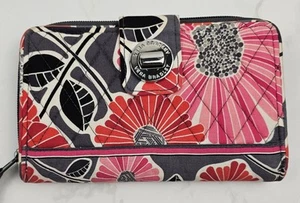 Vera Bradley Kirschblüte Blumenmuster gesteppt dreifach faltbar Drehverschluss Organizer Geldbörse - Bild 1 von 23
