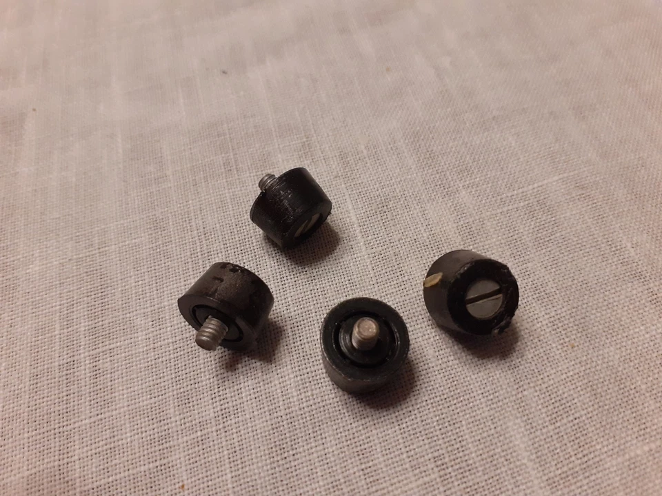 Quad 33 Tuner feets Gerätefüße Füßchen 4x original - Bild 1 von 1