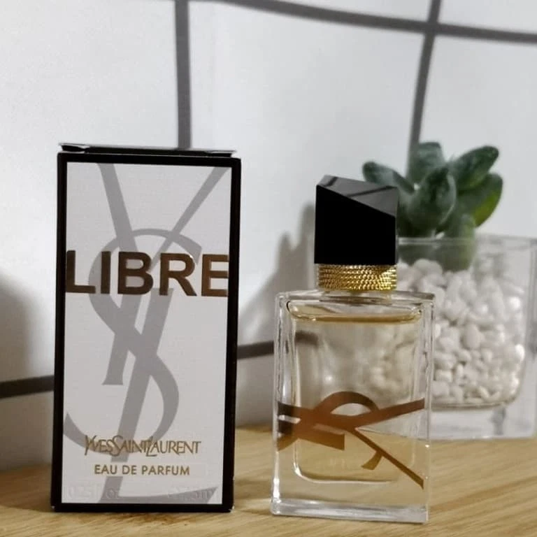 Nuevo YVES SAINT LAURENT YSL Libre eau de parfum mini splash 0,25 oz / 7,5 ml Foto 1 de 1