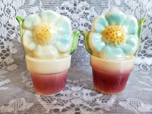 Vintage Shawnee Flowers in Pots Salt & Pepper Shakers - Picture 1 of 6